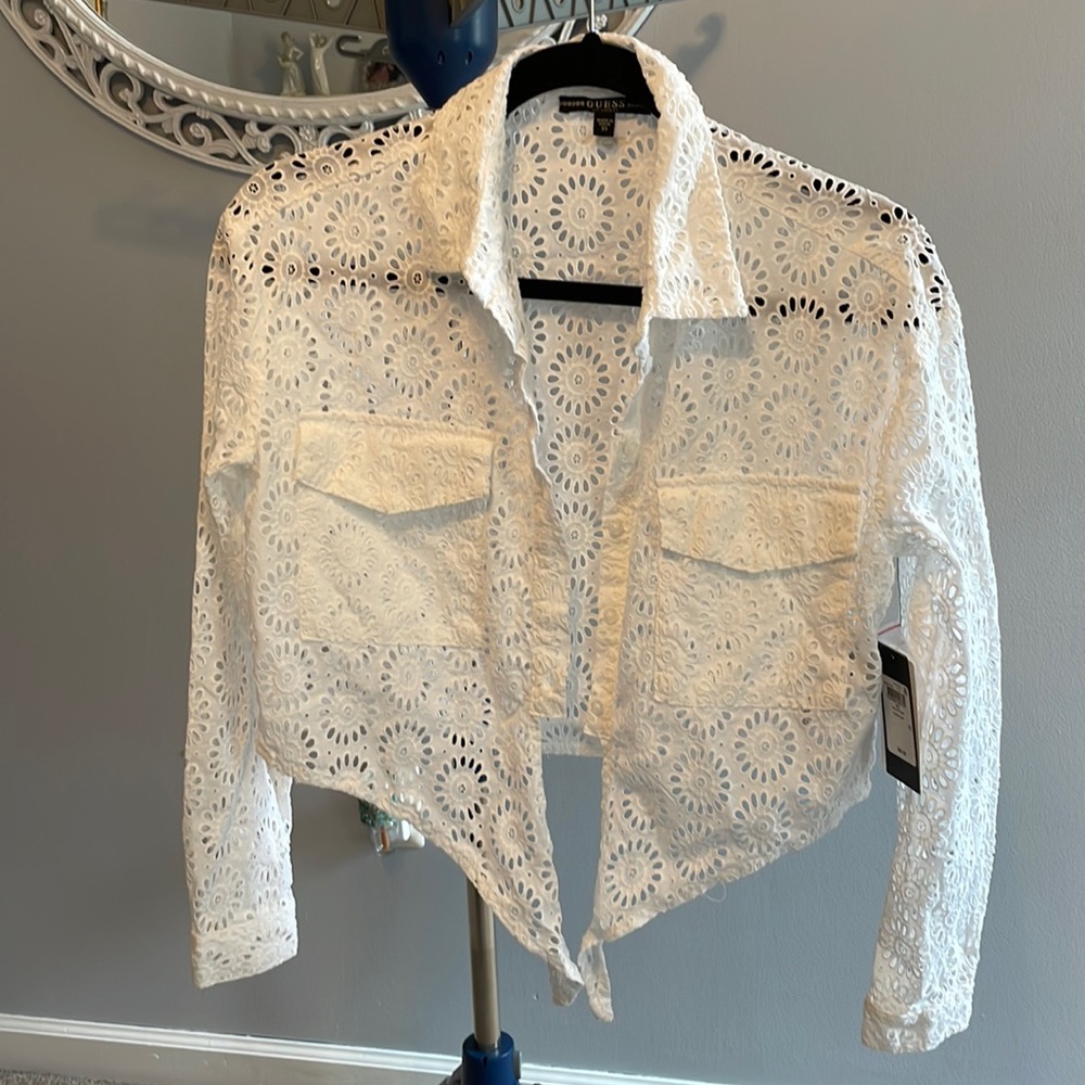 Guess eyelet tie front shirt. New with tags never worn.